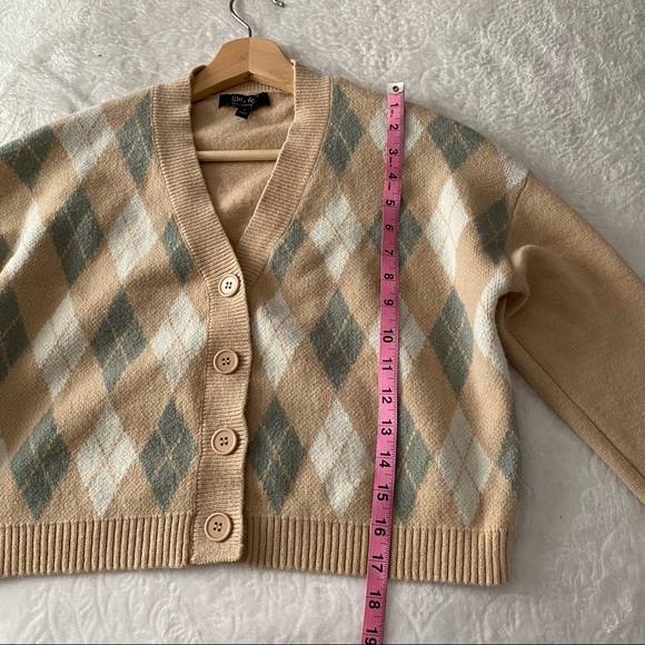 UO Tan Button Down Eyelet Crop Top - Picture 5 of 15